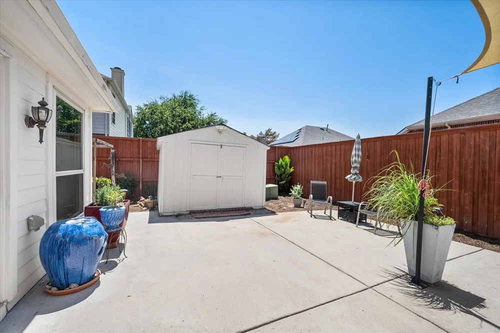 704 Oakridge Drive Lake Dallas, TX 75065