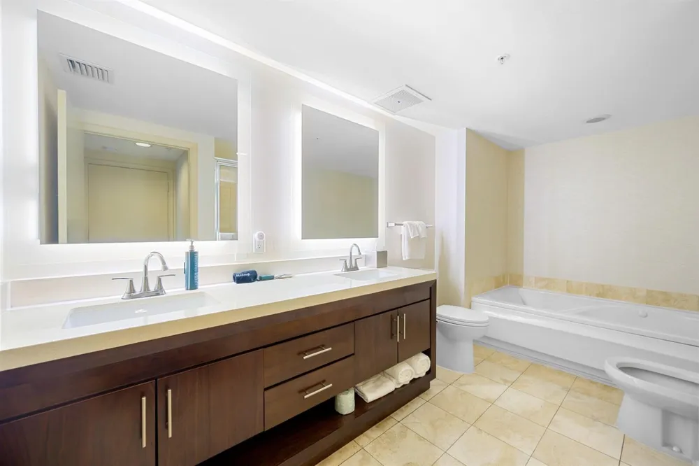 17375 Collins Avenue #2406 Sunny Isles Beach, FL 33160