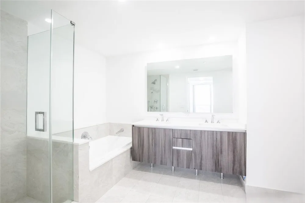488 NE 18TH STREET #2200 Miami, FL 33132