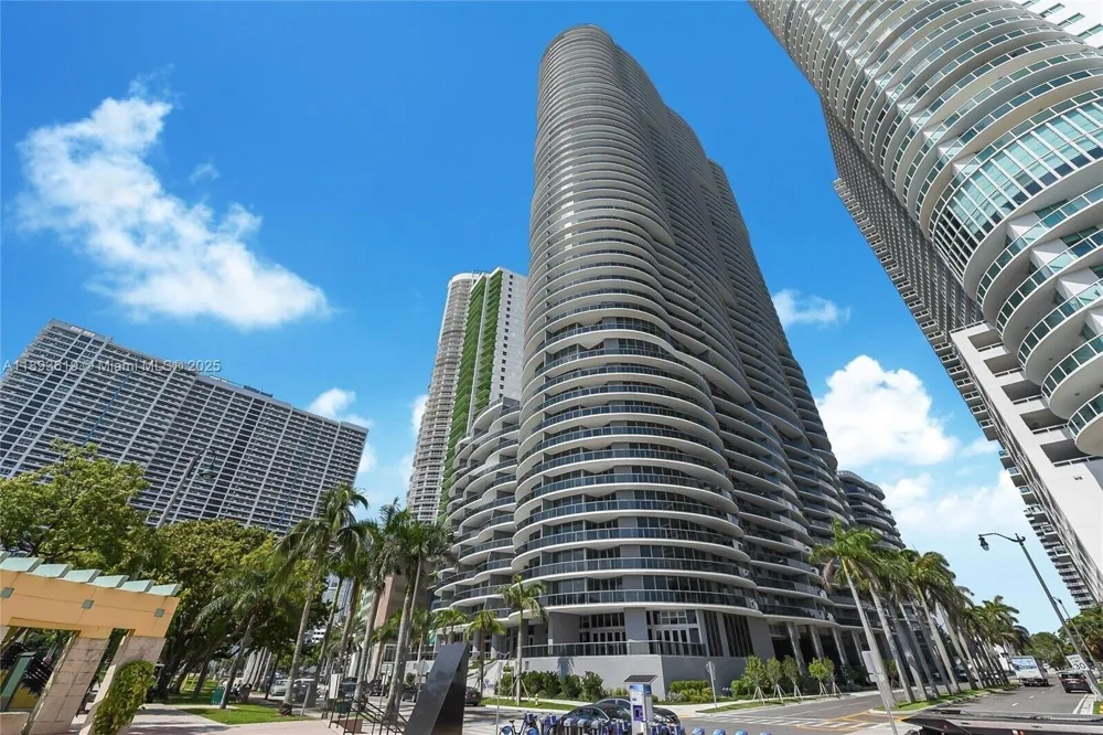 488 NE 18TH STREET #2200 Miami, FL 33132