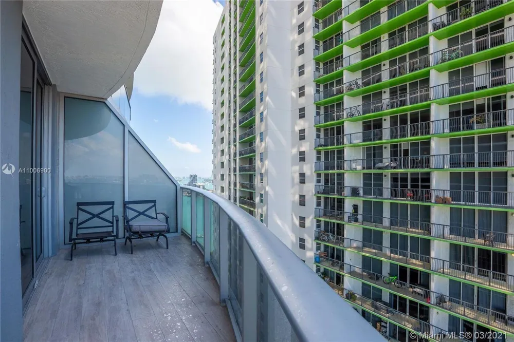 488 NE 18TH STREET #2200 Miami, FL 33132