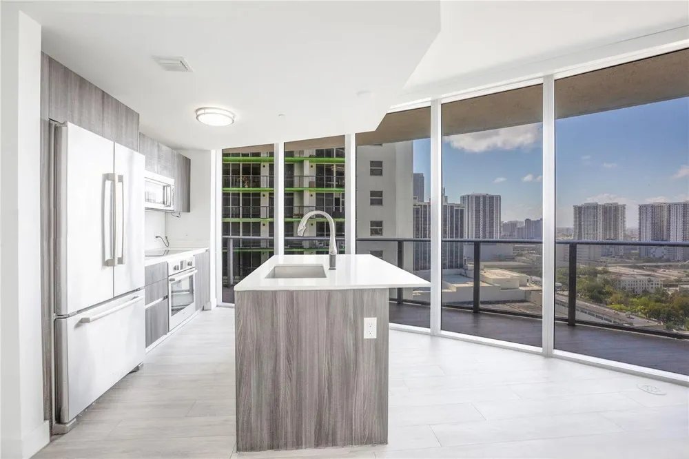 488 NE 18TH STREET #2200 Miami, FL 33132
