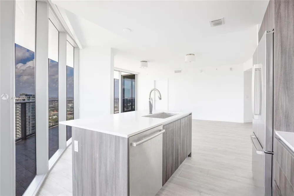 488 NE 18TH STREET #2200 Miami, FL 33132