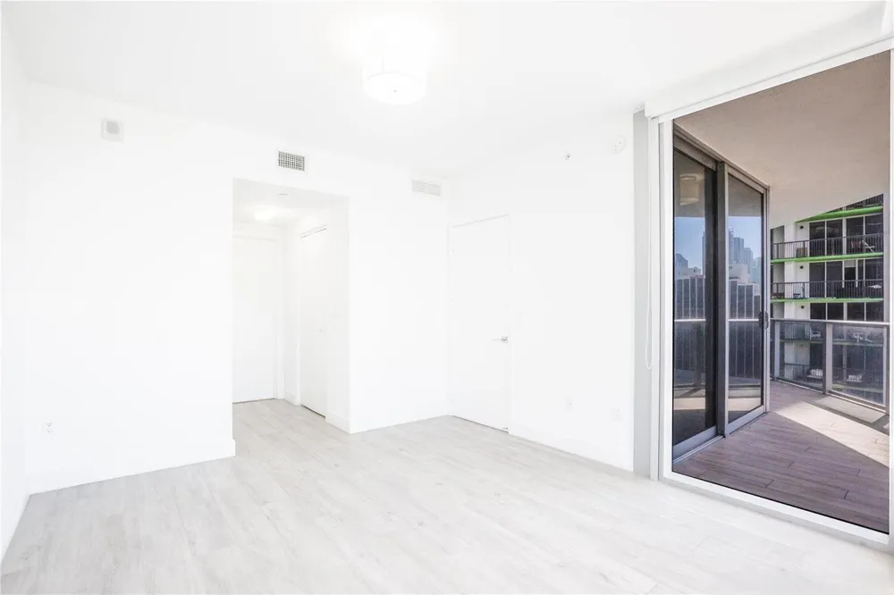 488 NE 18TH STREET #2200 Miami, FL 33132
