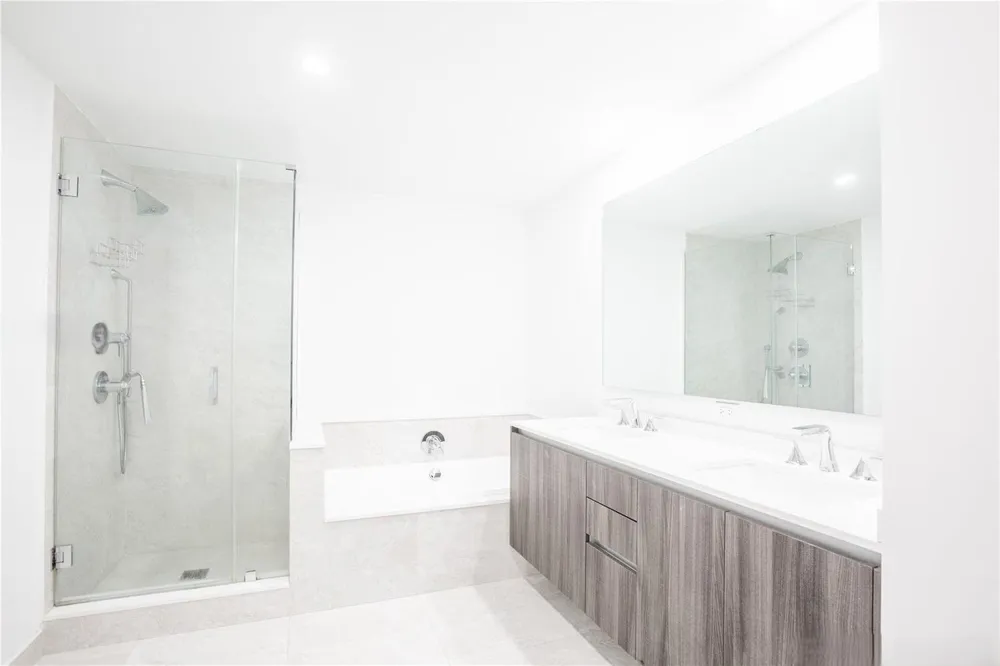 488 NE 18TH STREET #2200 Miami, FL 33132