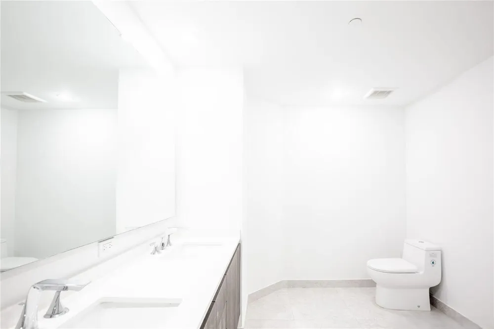 488 NE 18TH STREET #2200 Miami, FL 33132