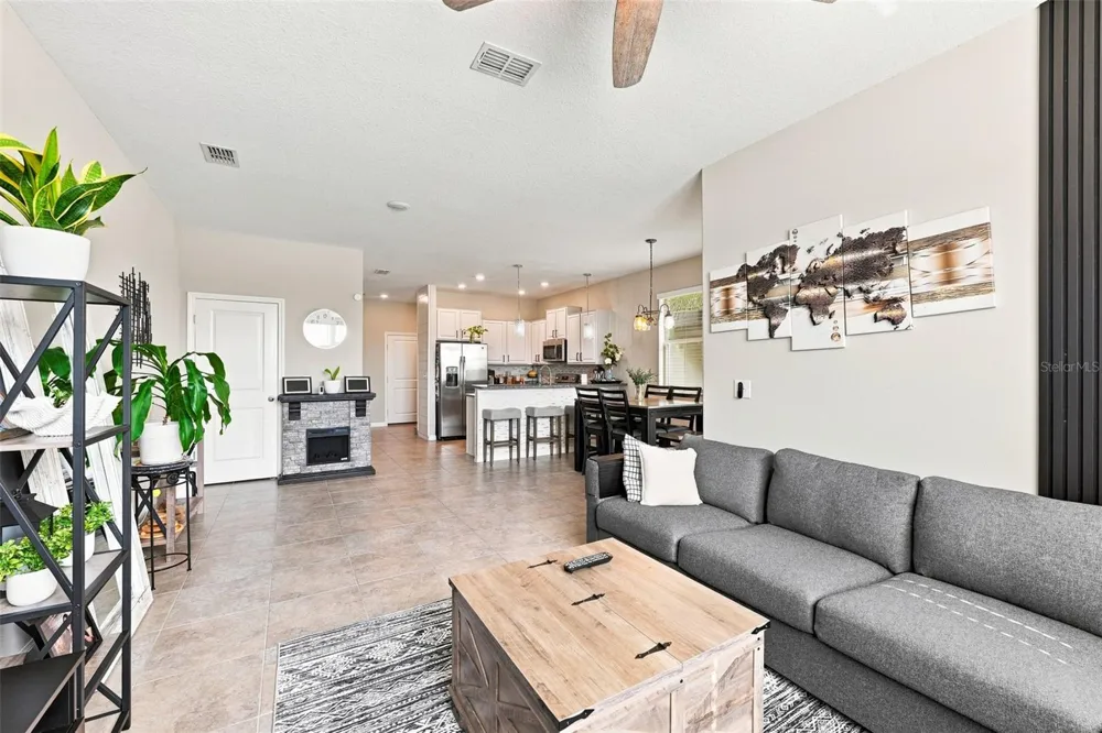 15548 FLORENCE HOLLOW PLACE Sun City Center, FL 33573