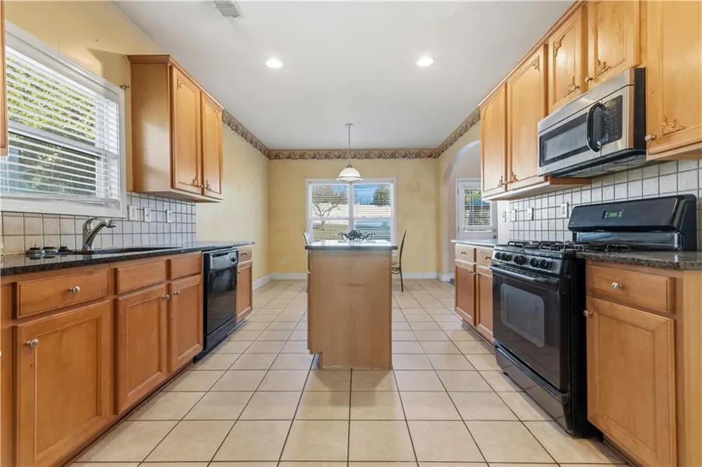 820 Kaitlyn Drive Loganville, GA 30052