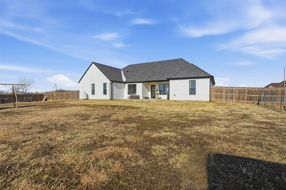 8410 County Road 301 Grandview, TX 76050