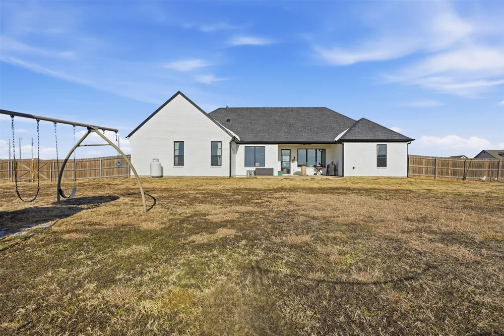 8410 County Road 301 Grandview, TX 76050