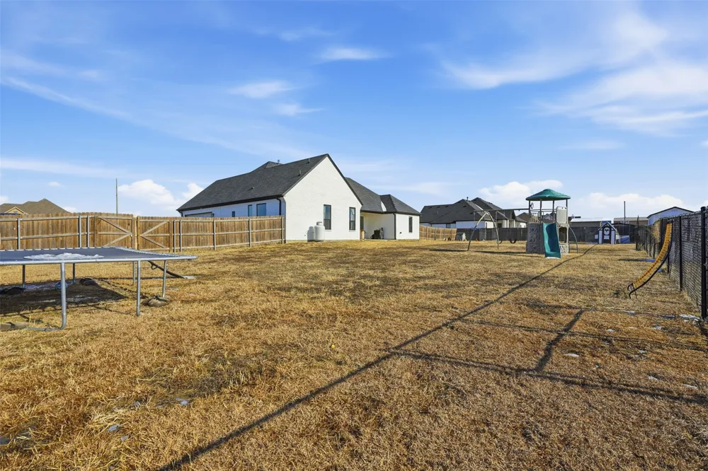 8410 County Road 301 Grandview, TX 76050