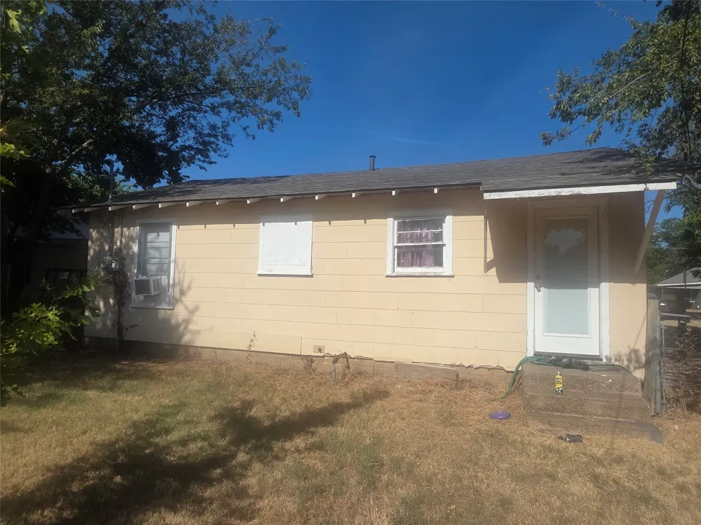 209 Ohio Avenue Graham, TX 76450