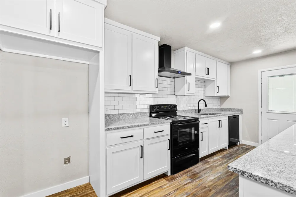 118 Lorie Street Alvarado, TX 76009