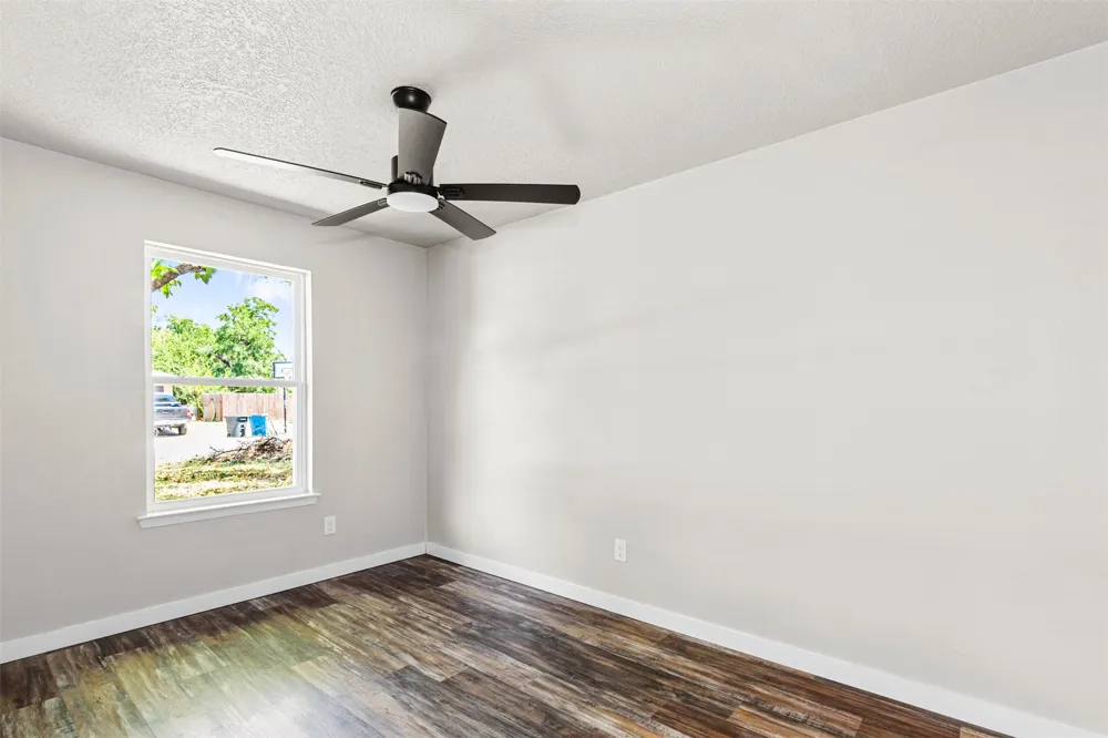 118 Lorie Street Alvarado, TX 76009