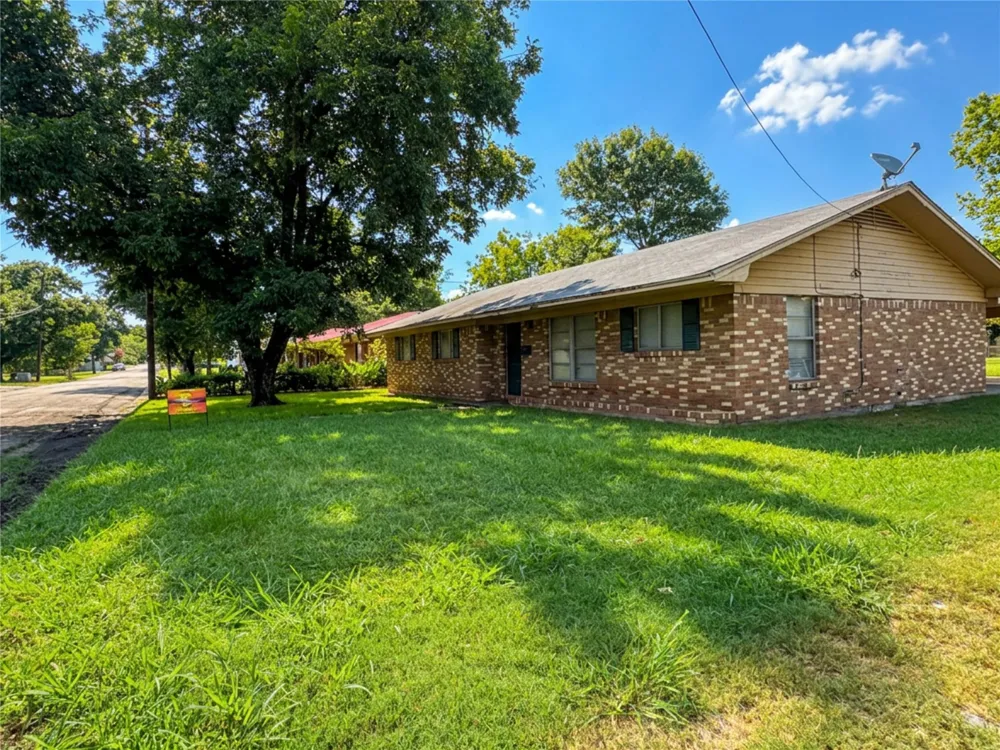 2602 Mayo Street Commerce, TX 75428