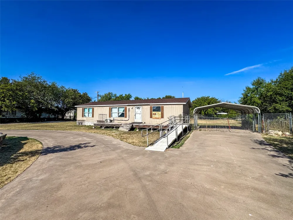 105 Avenue L Haskell, TX 79521