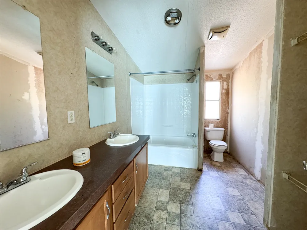 105 Avenue L Haskell, TX 79521