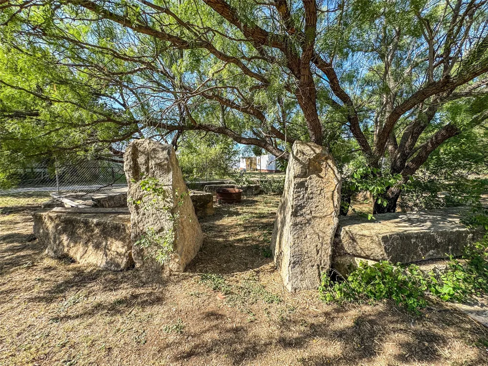 105 Avenue L Haskell, TX 79521