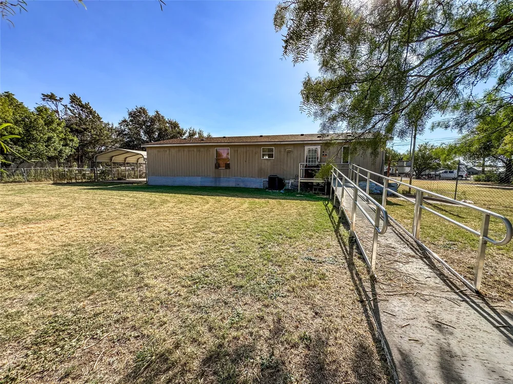 105 Avenue L Haskell, TX 79521