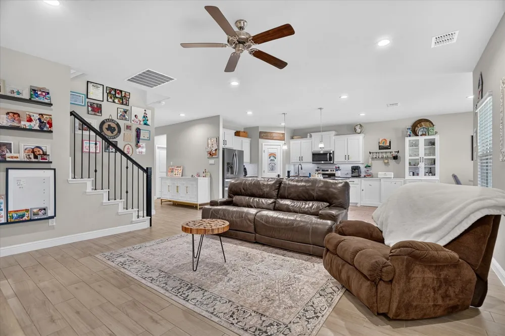 1425 Bennett Drive Burleson, TX 76028