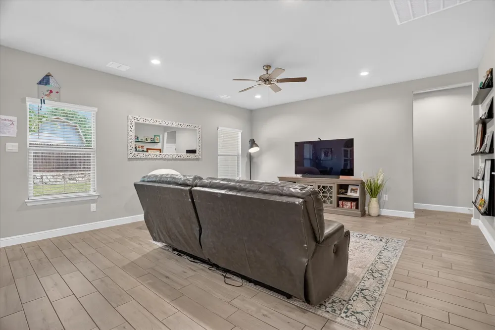 1425 Bennett Drive Burleson, TX 76028