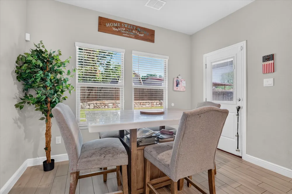 1425 Bennett Drive Burleson, TX 76028