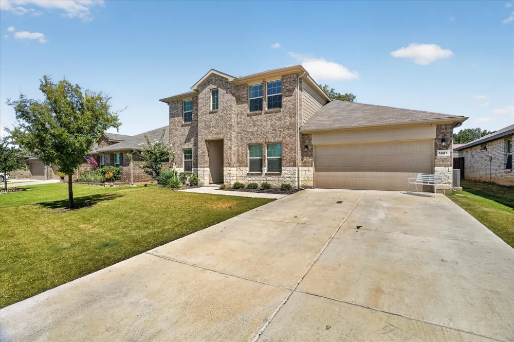 1425 Bennett Drive Burleson, TX 76028