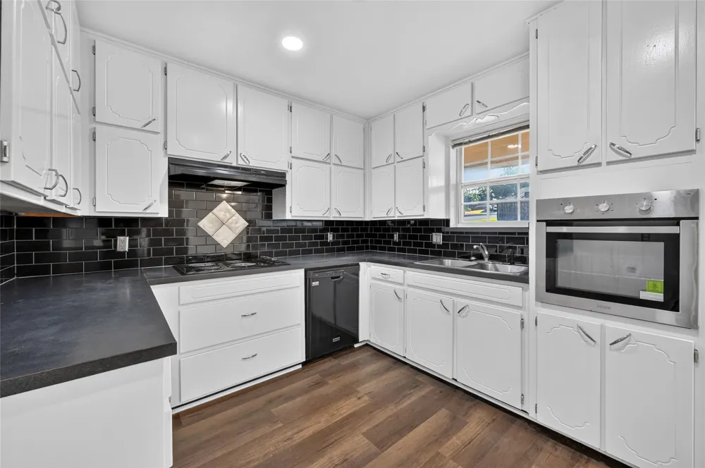 7217 Timberlane Drive North Richland Hills, TX 76182
