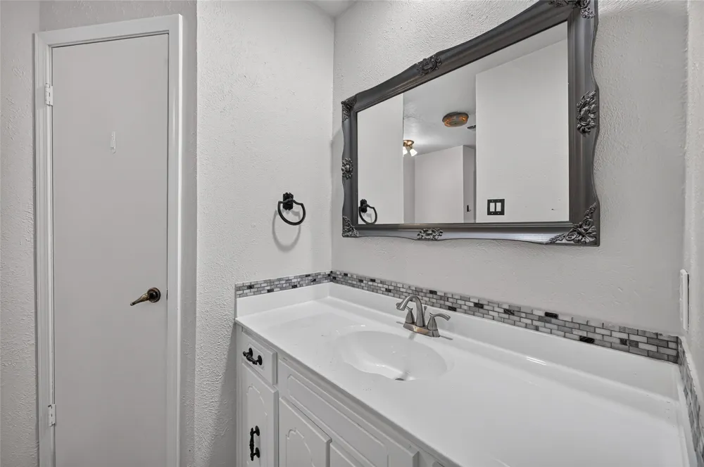 7217 Timberlane Drive North Richland Hills, TX 76182