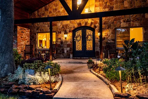 1011 Thornridge Court