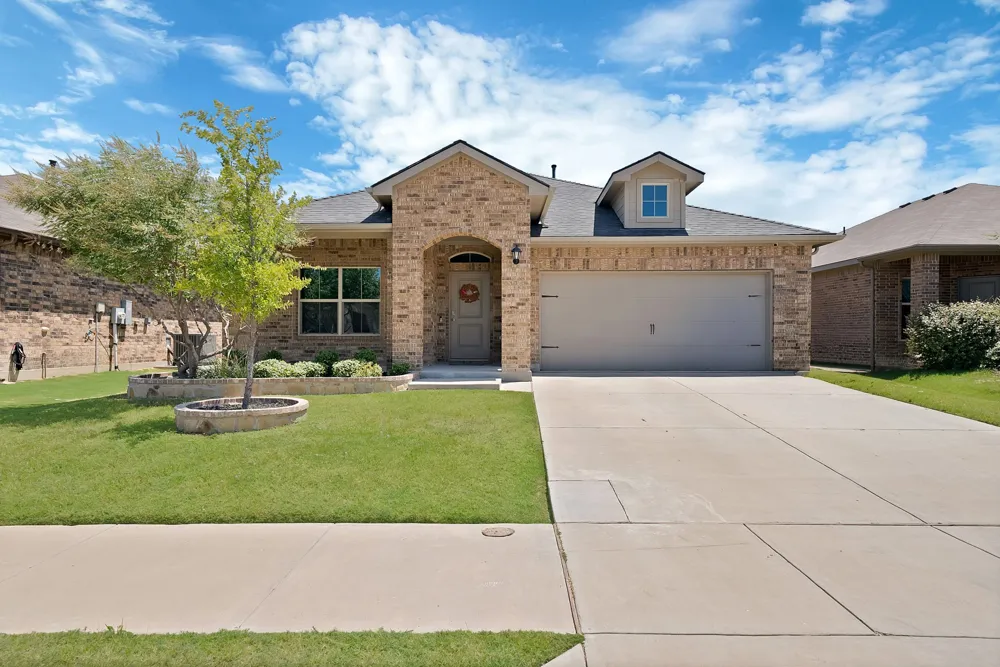 8328 Wildwest Drive Fort Worth, TX 76131