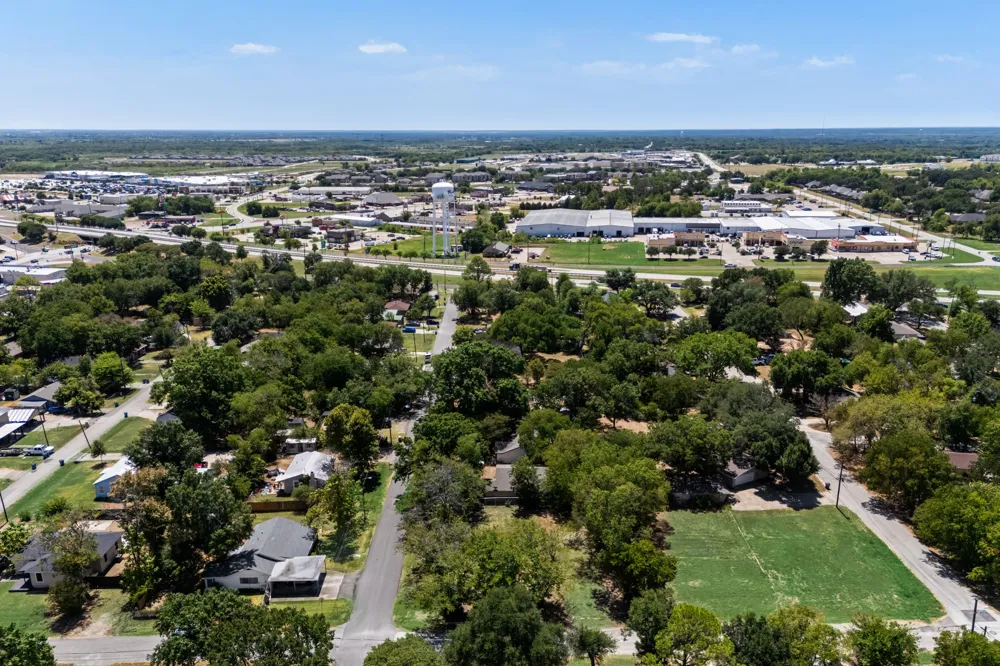 1700 S Clay Street Kaufman, TX 75142