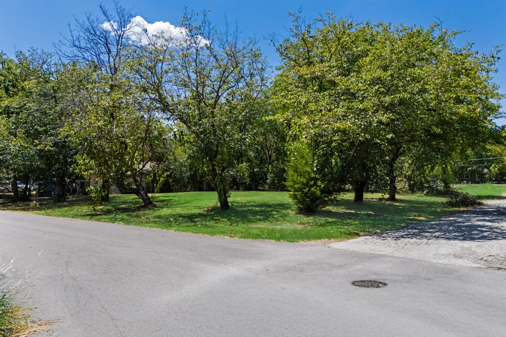 1700 S Clay Street Kaufman, TX 75142