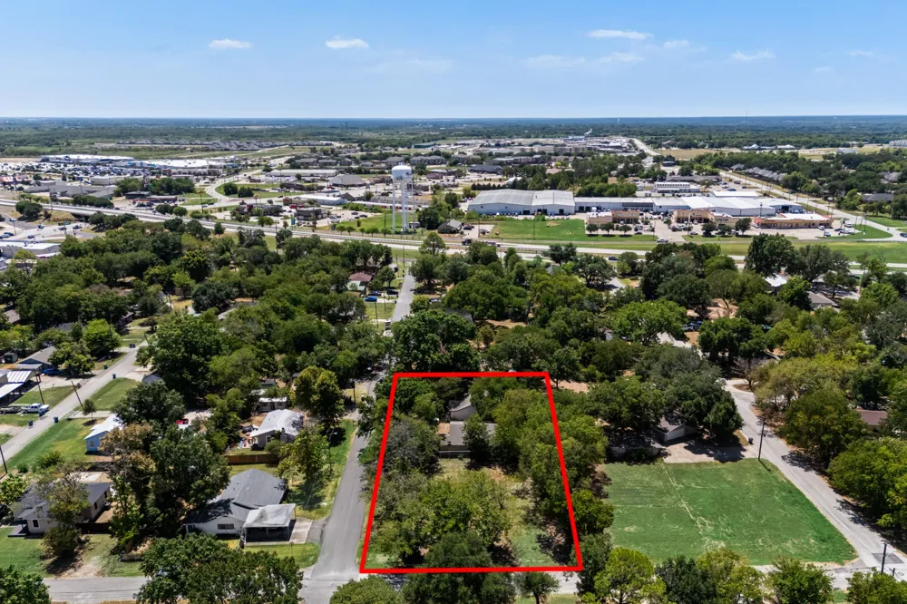 1700 S Clay Street Kaufman, TX 75142