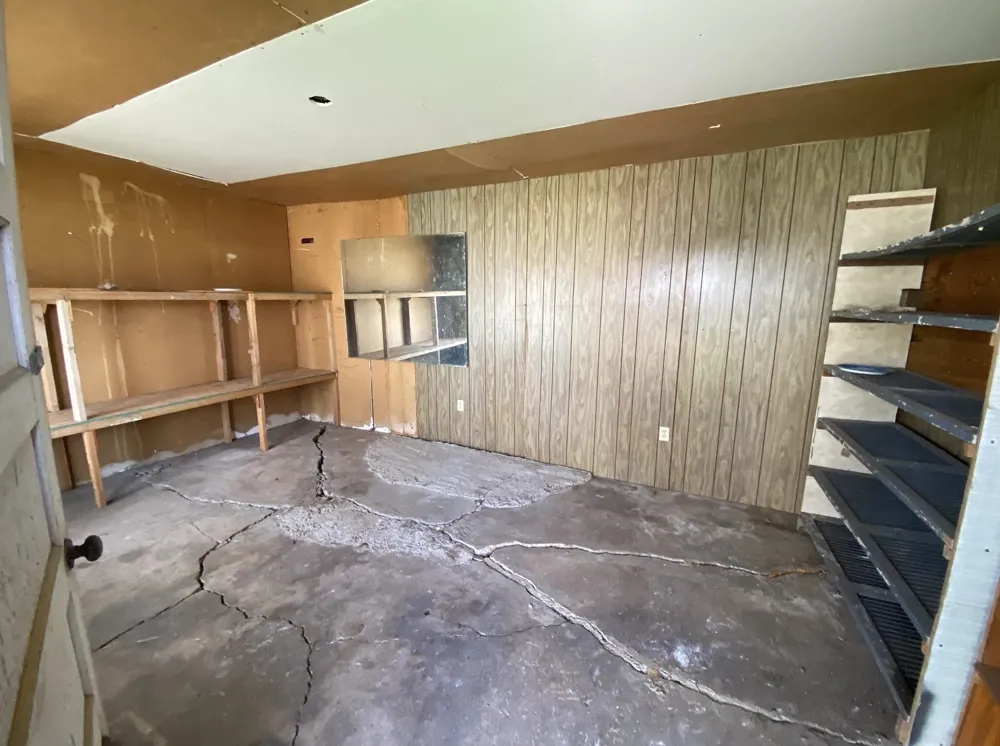 106 Ave. O Olney, TX 76374