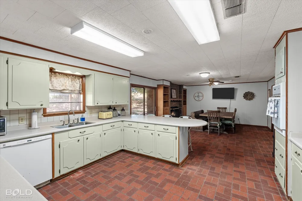 9347 Highway 3 Plain Dealing, LA 71064