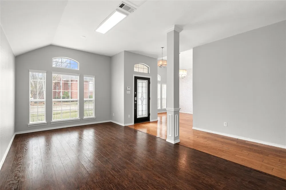 5825 Echo Bluff Drive Haltom City, TX 76137