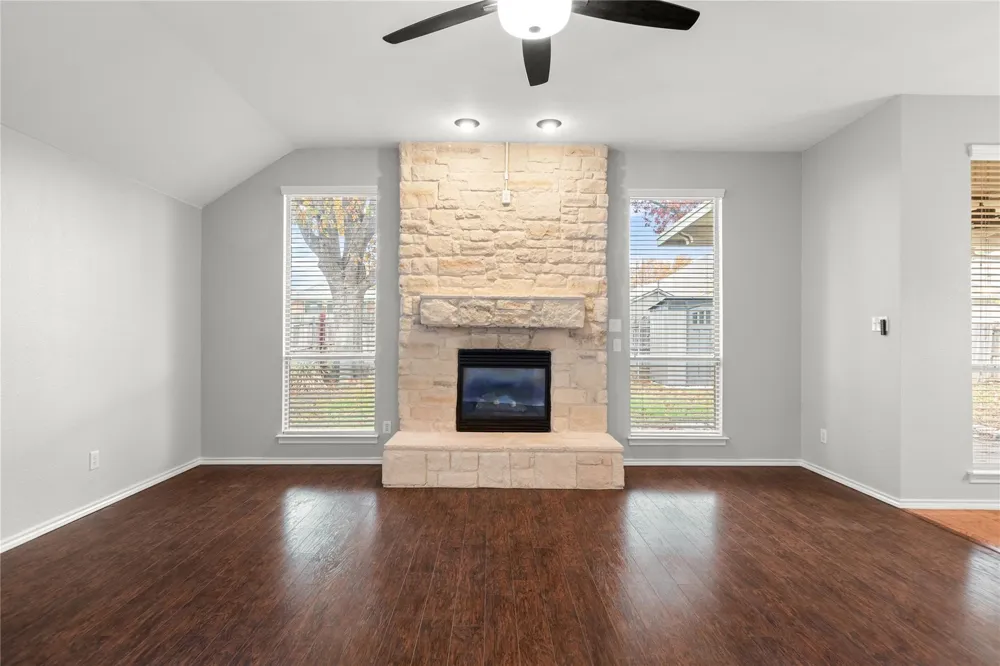 5825 Echo Bluff Drive Haltom City, TX 76137