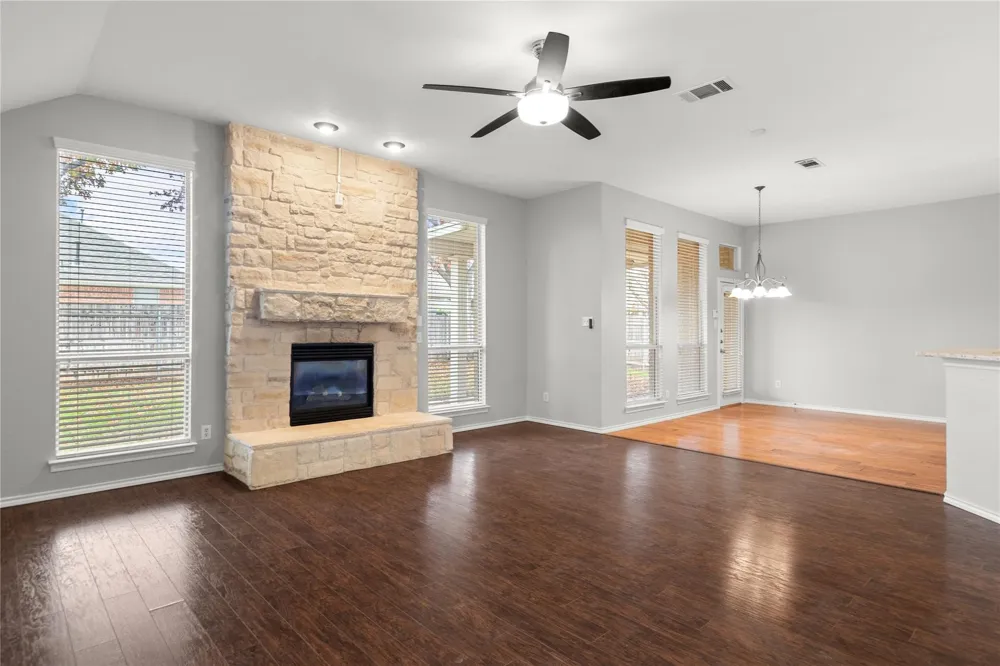 5825 Echo Bluff Drive Haltom City, TX 76137