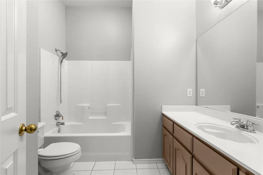 5825 Echo Bluff Drive Haltom City, TX 76137