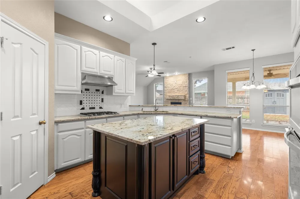 5825 Echo Bluff Drive Haltom City, TX 76137