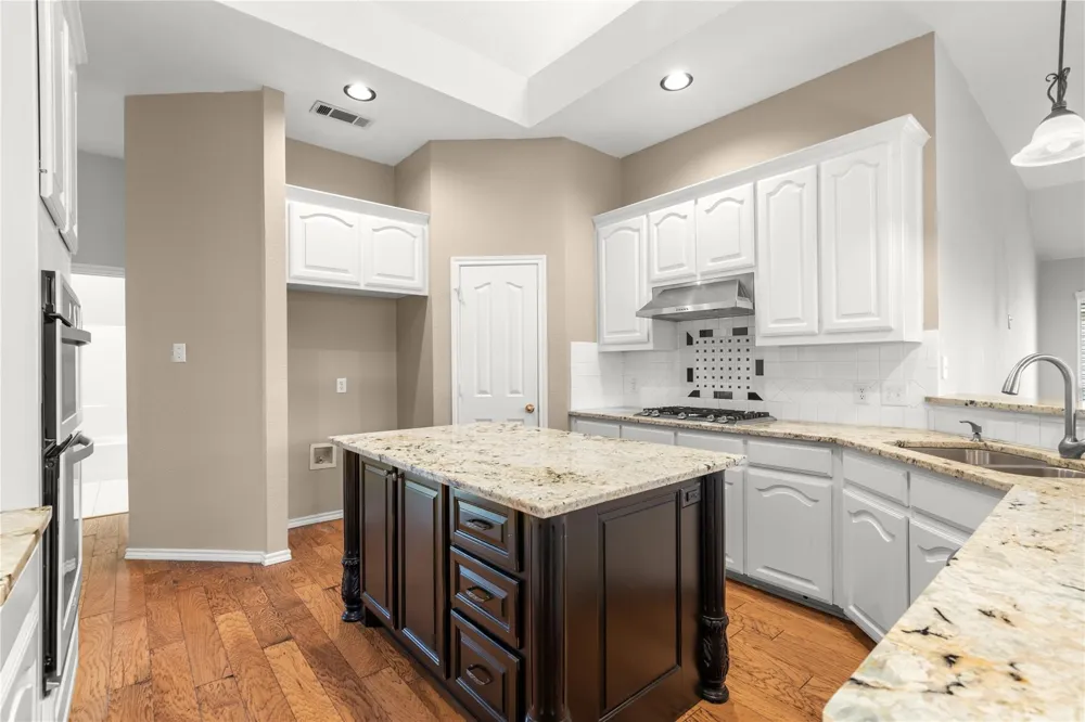 5825 Echo Bluff Drive Haltom City, TX 76137