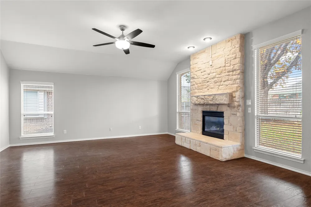 5825 Echo Bluff Drive Haltom City, TX 76137