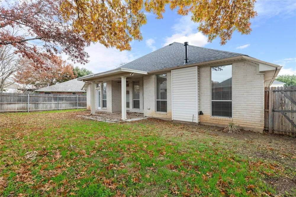5825 Echo Bluff Drive Haltom City, TX 76137