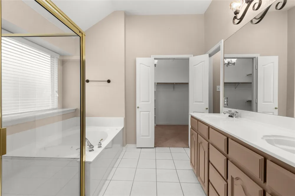 5825 Echo Bluff Drive Haltom City, TX 76137