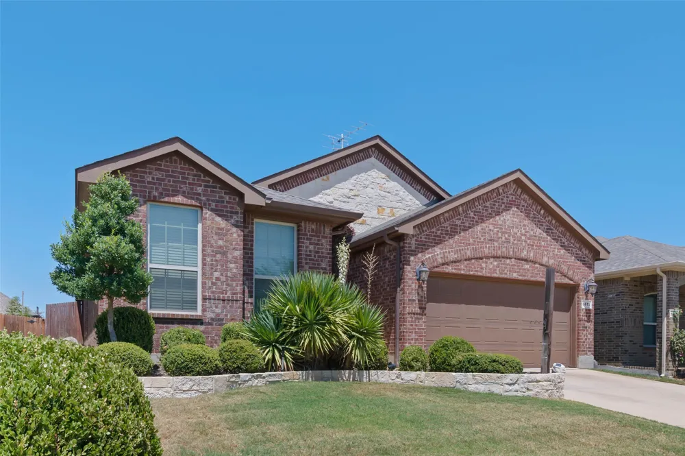 5813 Longmont Drive Denton, TX 76208