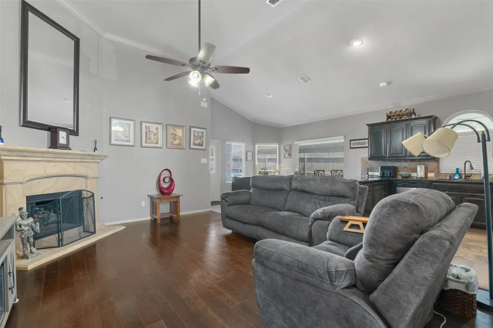5813 Longmont Drive Denton, TX 76208