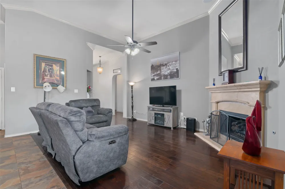 5813 Longmont Drive Denton, TX 76208