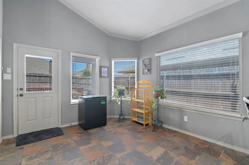 5813 Longmont Drive Denton, TX 76208