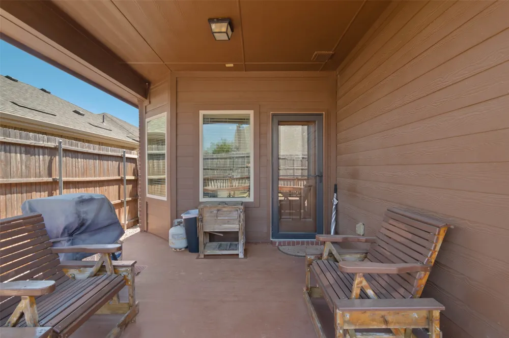 5813 Longmont Drive Denton, TX 76208